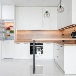 How to decorate kitchen shelves for better aesthetics