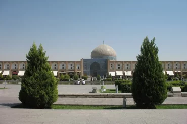 Discover the majestic beauty of Persian Architecture: A timeless masterpiece